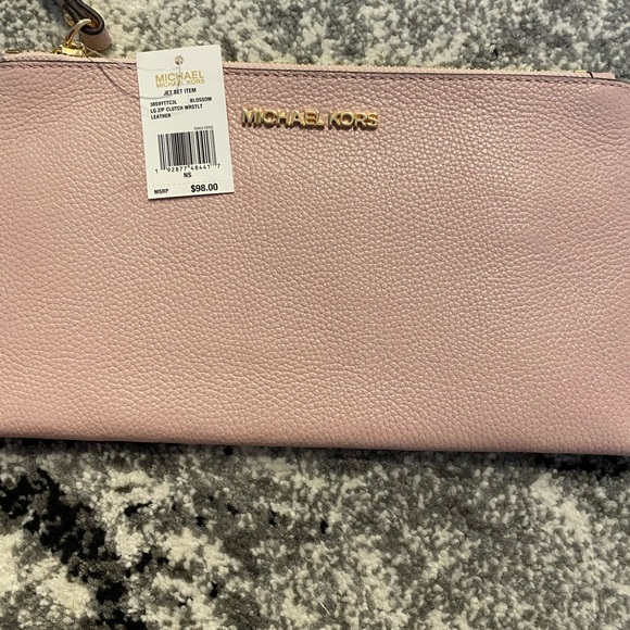 SOLD!!!!NWT Michael Kors Light blossom lg wristlet - Picture 2 of 7